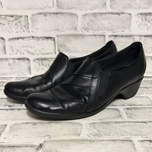 Clarks Black Leather Low Heel Slip-On Dress Shoes, Women’s Size 11